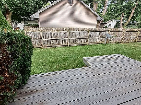 4th image of 1020 Doral Dr