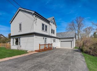 127 Lakeview Ave, Wauconda, IL 60084