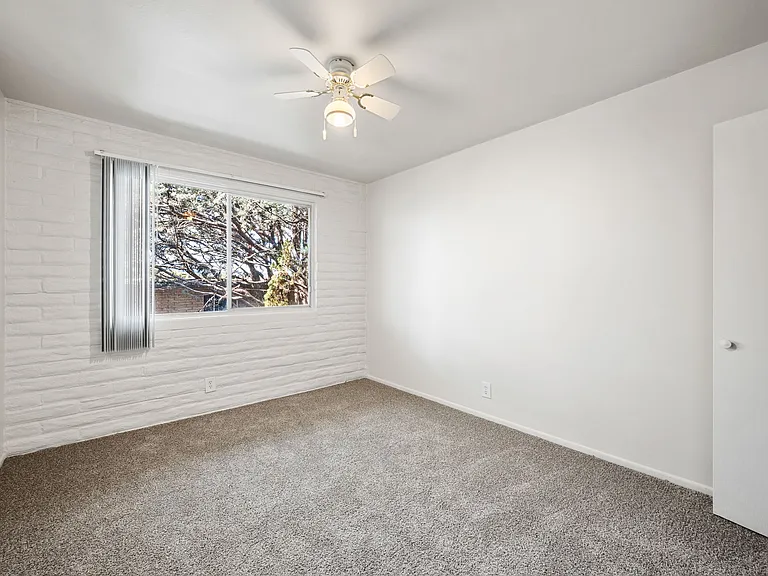 Carleton Terrace Apartments — Photo 18