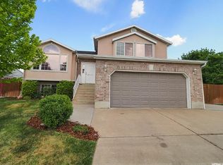 207 W 2000 S, Clearfield, UT 84015