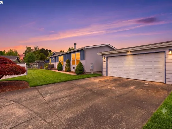 744 Saint James Pl, Molalla, OR 97038