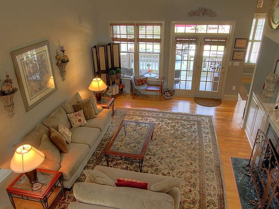 Great Room-golf course views