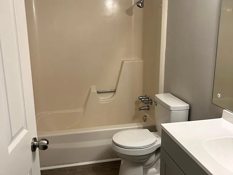 101 Plaza Oaks Rd #6 — Photo 8