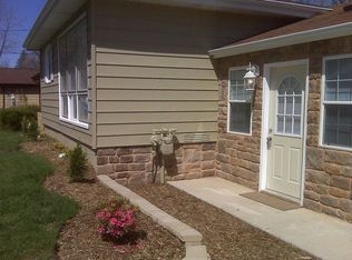 310 Sydenham St, Spring Grove, IL 60081