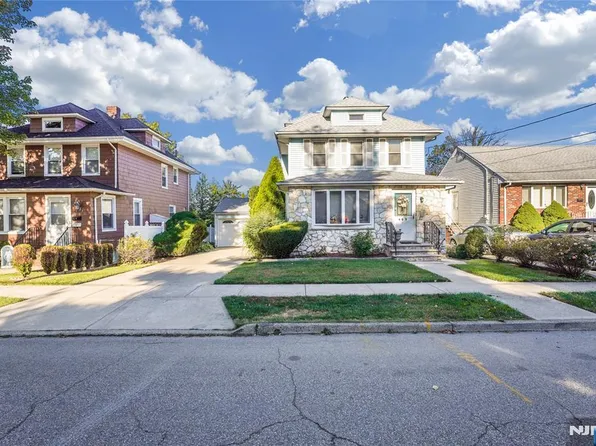 405 Abbott Ave, Ridgefield, NJ 07657