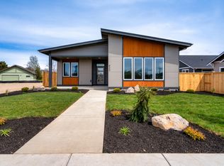 830 NW 18th Ct, Redmond, OR 97756