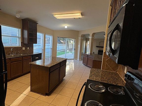 4th image of 6905 Aquamarine Dr