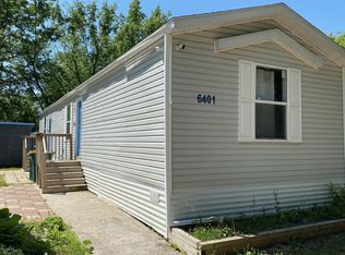 6401 Lower 56th St N, Oakdale, MN 55128