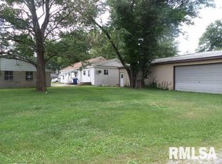 1509 E 4th St, West Frankfort, IL 62896