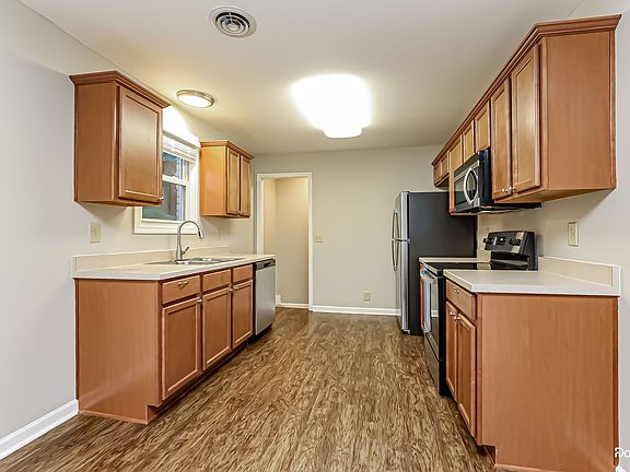 3rd image of 606 Waxhaw Dr