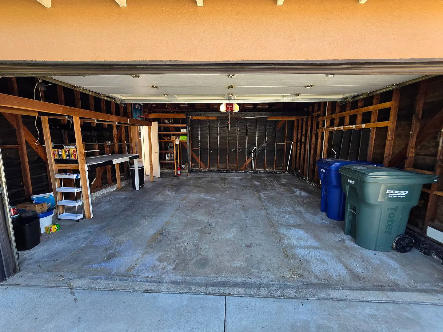 Gorgeous Upgraded 4 Bed, 2 Bath Home for Lease — Photo 4
