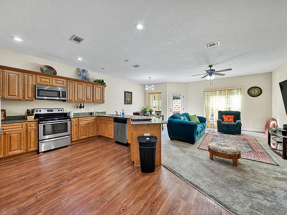 4th image of 511 Arbor Lake Dr #1