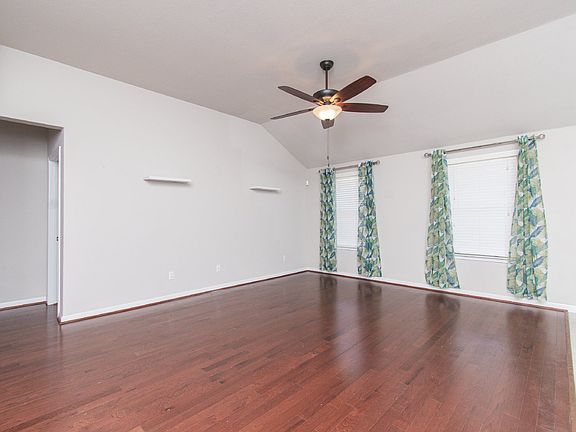2nd image of 136 Mistflower Ln