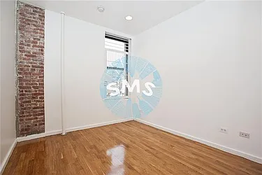 Rented by Space Marketing Shop