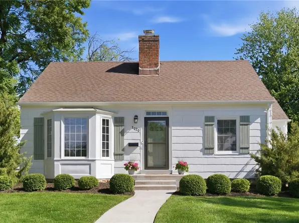 3020 W 47th Ter, Westwood, KS 66205