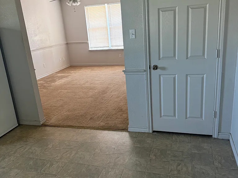 378 S Memorial St #402 — Photo 6