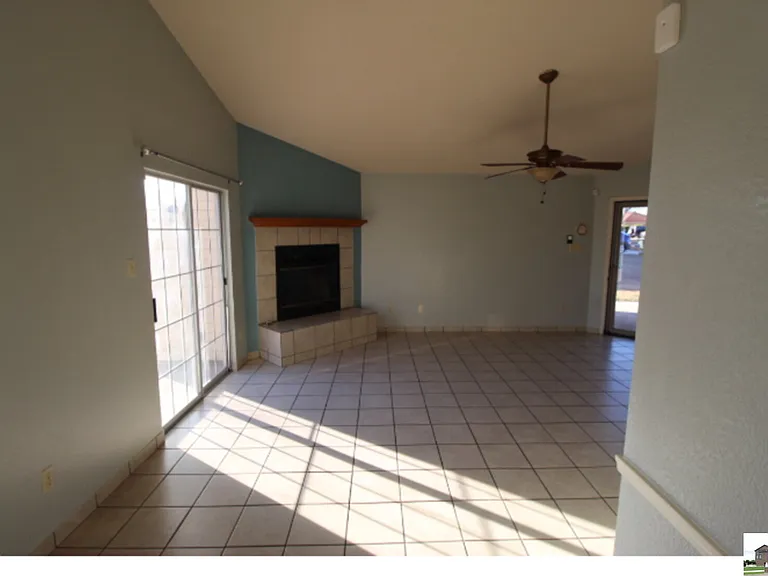 2404 Fieldstone Dr — Photo 7