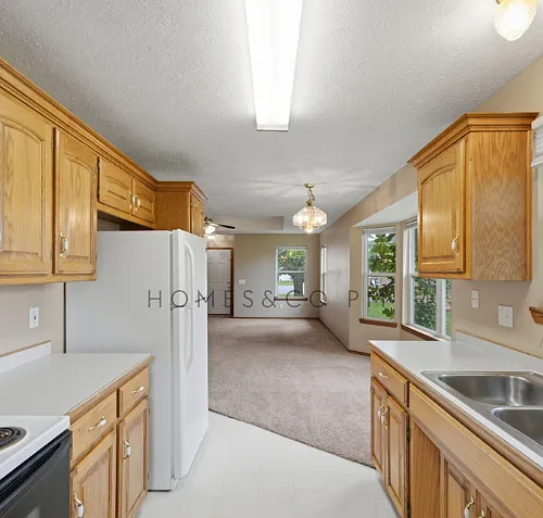 1239 W Bluegrass Rd — Photo 9