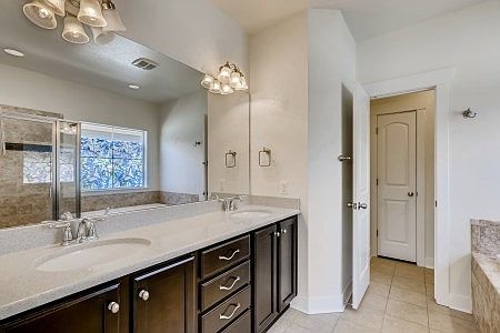 2nd floor master bathroom