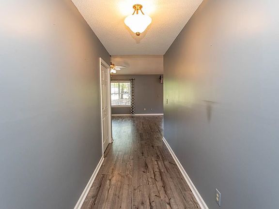 5th image of 6629 W Sweetbriar Trail