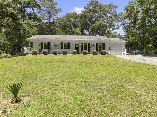 305 N Lake Dr, Perry, GA 31069