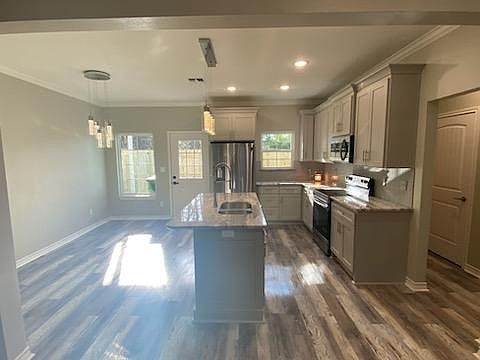 4th image of 100-1533 Harmony St #100