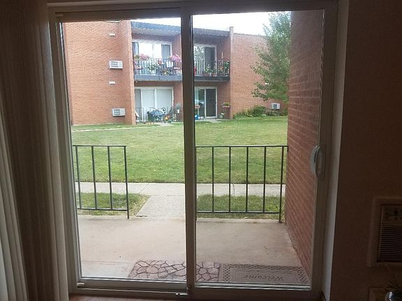 3rd image of 6147 W Thorndale Ave #1A