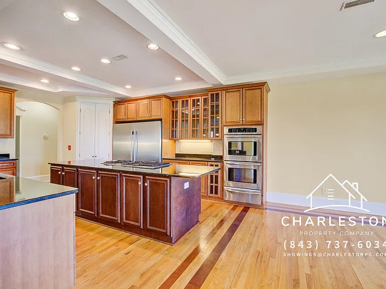 1739 Indigo Island Dr — Photo 9