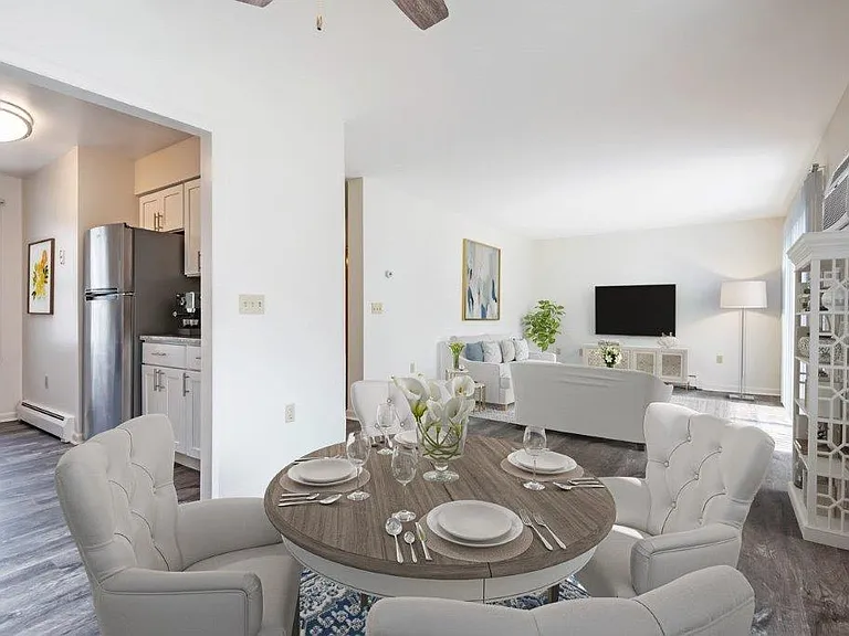 Emerald Springs Apartment Homes — Photo 5