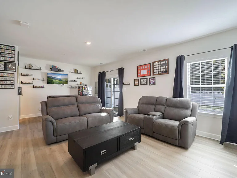 10864 Foxtrot Cir — Photo 18