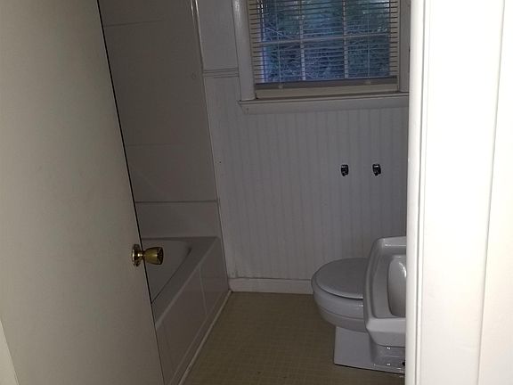 3rd image of 151 Fairmont Dr #2