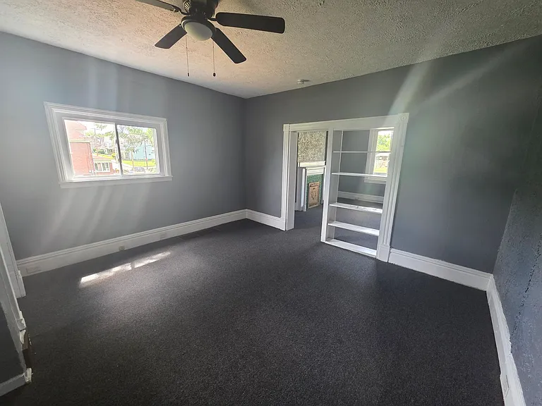 1703 Bailie Ave — Photo 2