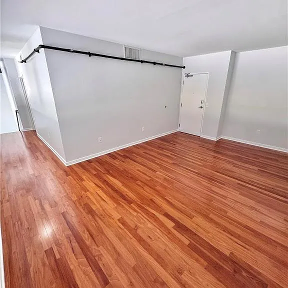 11 W 2nd St #101 — Photo 27
