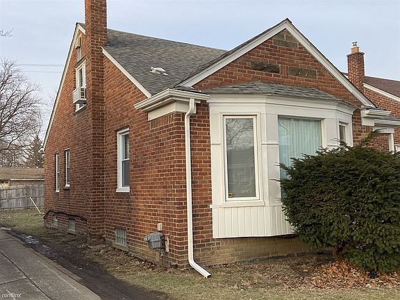 3rd image of 12830 Rosemary Blvd