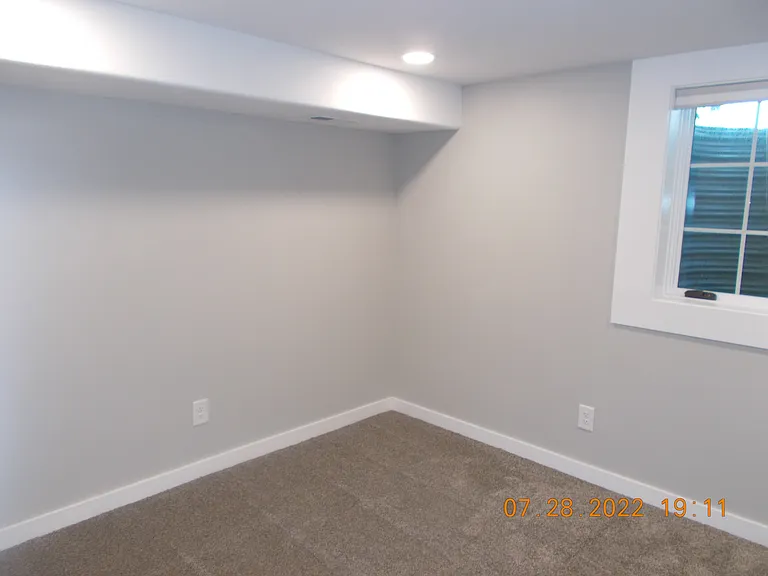 204 E 1st St #204 — Photo 15