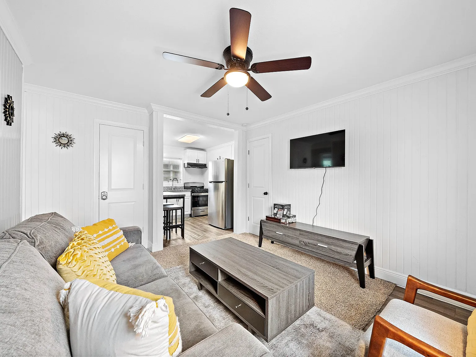2 bed, $3,000 — Photo 3