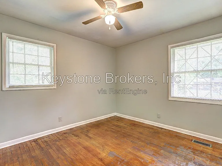 2475 N Groveland Cir — Photo 4