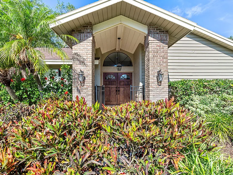 2757 Country Woods Ln — Photo 3