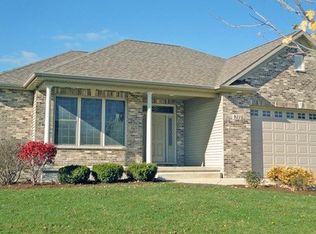 923 Wells Dr, Sycamore, IL 60178