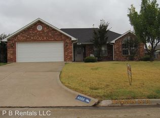 4008 SE Camelot Dr, Lawton, OK 73501