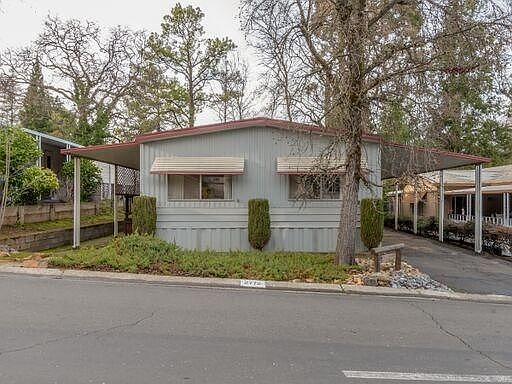 3rd image of 2772 Hidden Springs Cir