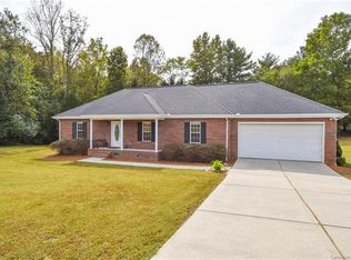 189 Wintergreen Cir, Statesville, NC 28677