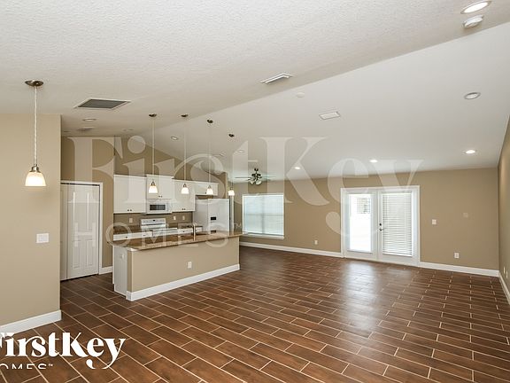 3rd image of 770 Grandeur St SE