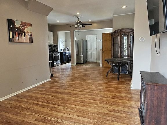 2nd image of 3045 N Central Park Ave