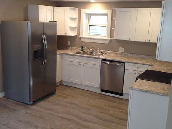 2nd image of 257 S Main St