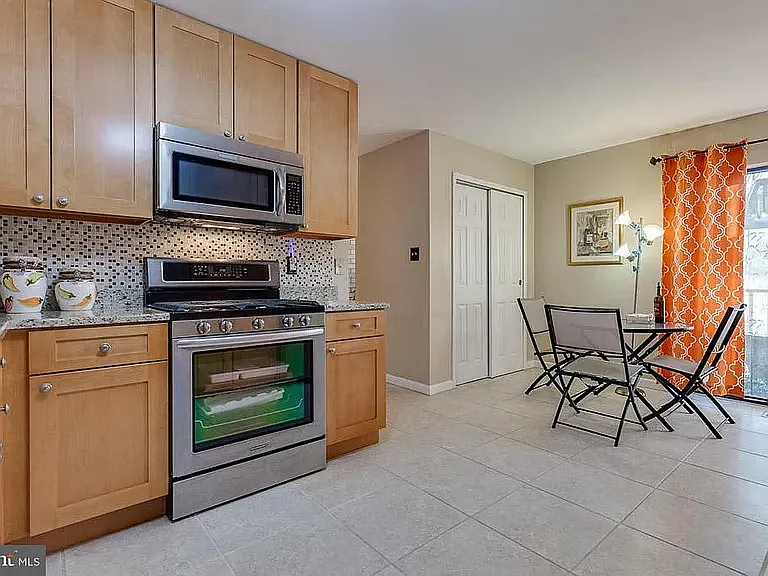 4933 Casimir St — Photo 16