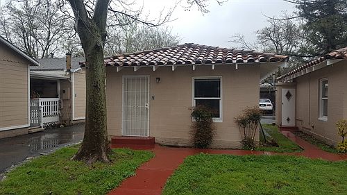 3rd image of 13961 Lakeshore Dr #1