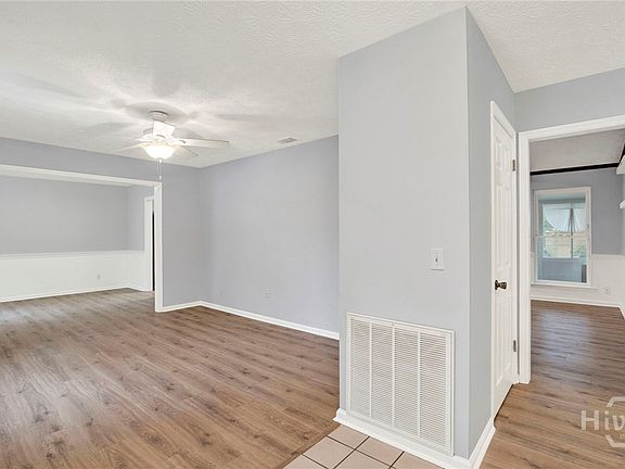 4th image of 103 Deerwood Road