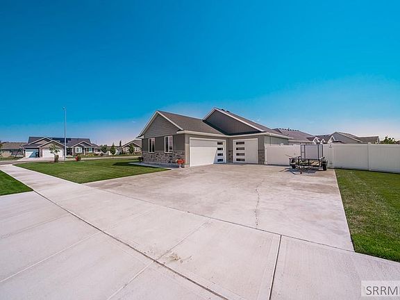 4th image of 3264 E Bent Grass Dr