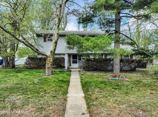 29 Barbara Lane, Oakhurst, NJ 07755